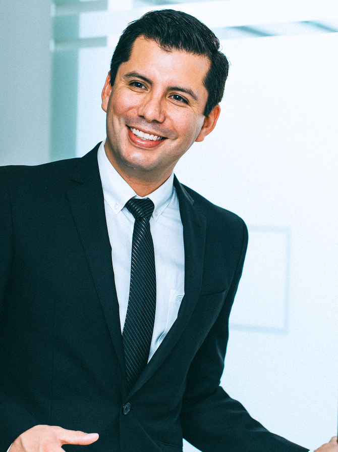 Dr. Carlos Illich Navarro is a board-certified plastic surgeon and the Medical Director and founder of Mommy Makeover Tijuana.